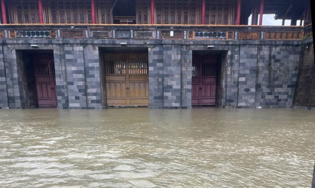 hue_lu lut hue_hue ngap lut_thientai_luluthue_phat giao hue22.jpg